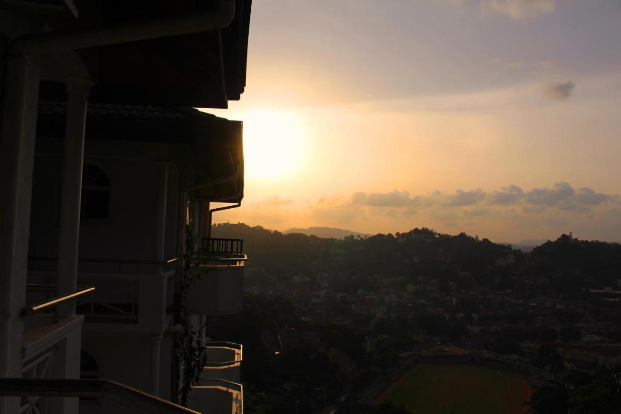 The Peak Pavilion Kandy Exterior photo